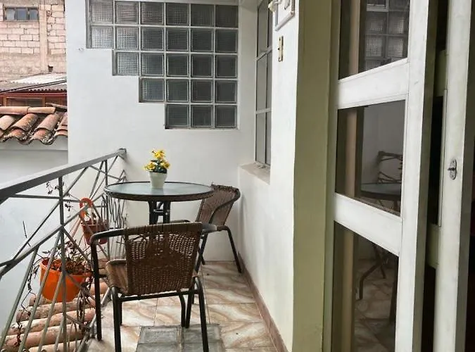 Hostal House *