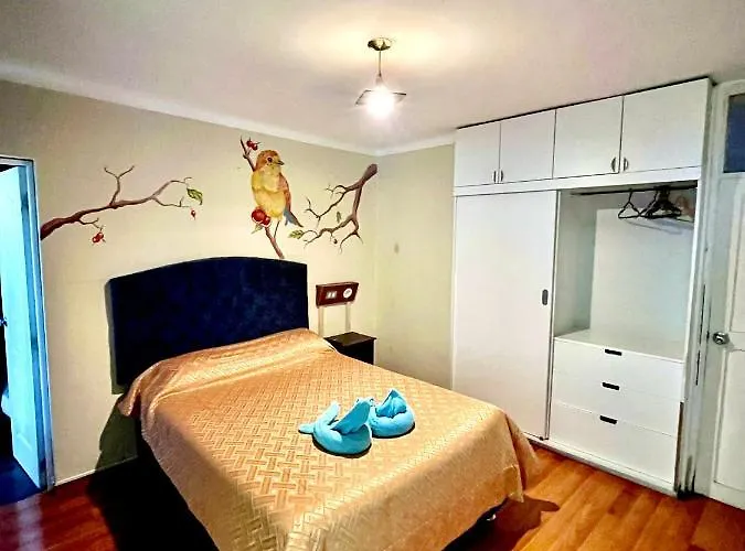 Hostal House *