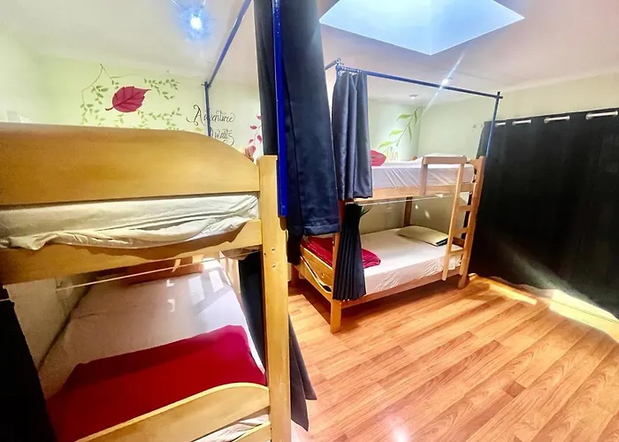 Hostal House *